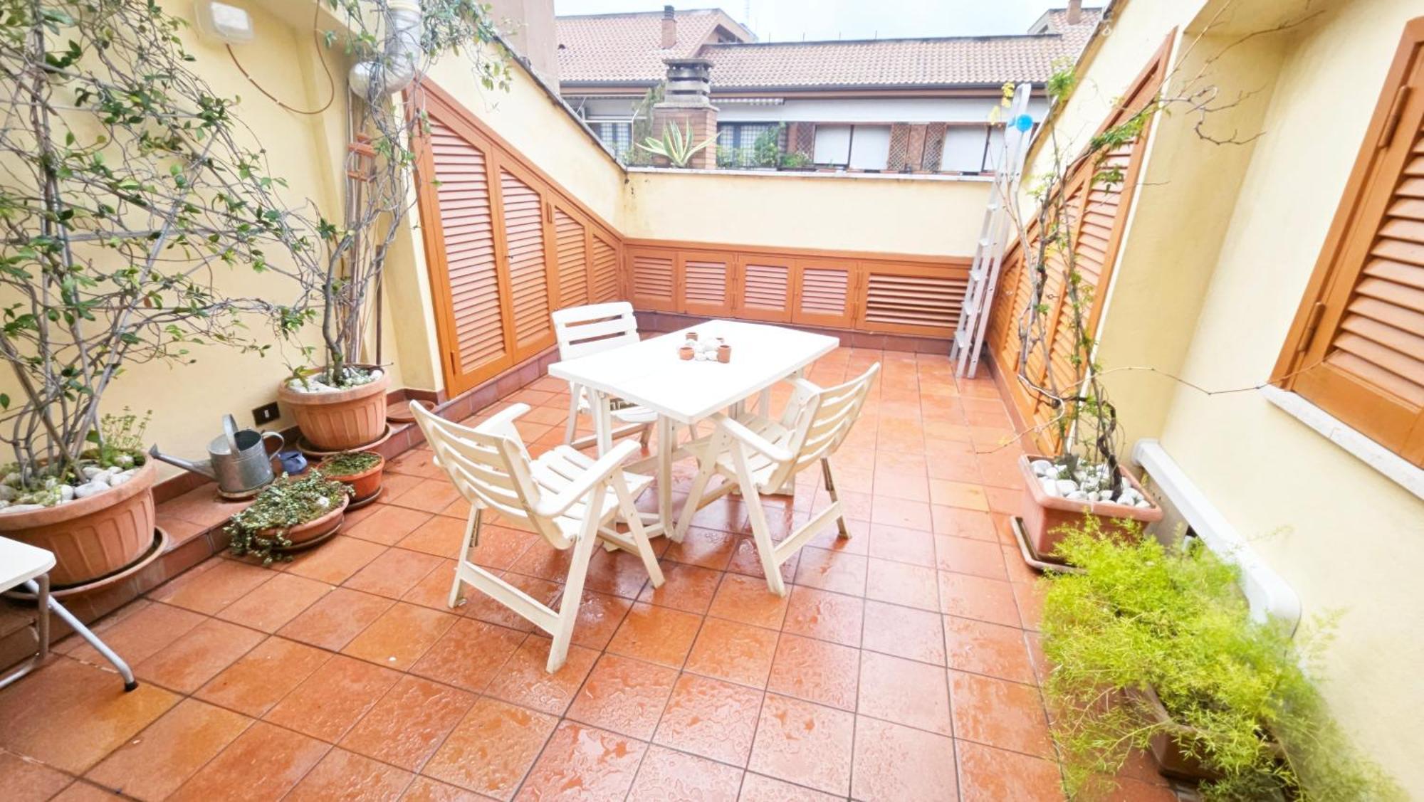 Air Conditioned Little Penthouse With Terrace In Rome Apartamento