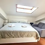 Air Conditioned Little Penthouse With Terrace In Rome
