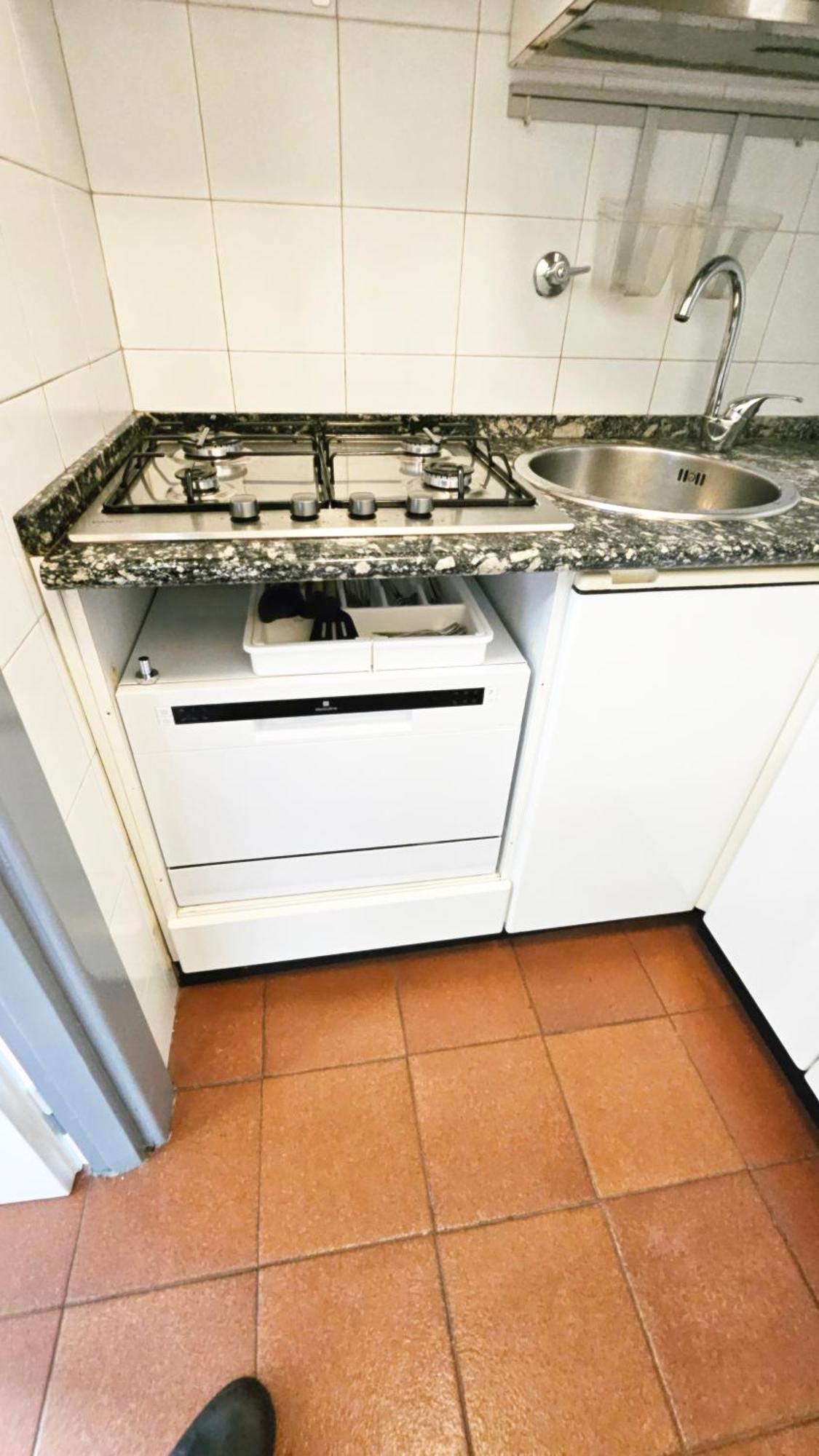 Apartment Air Conditioned Little Penthouse With Terrace In *