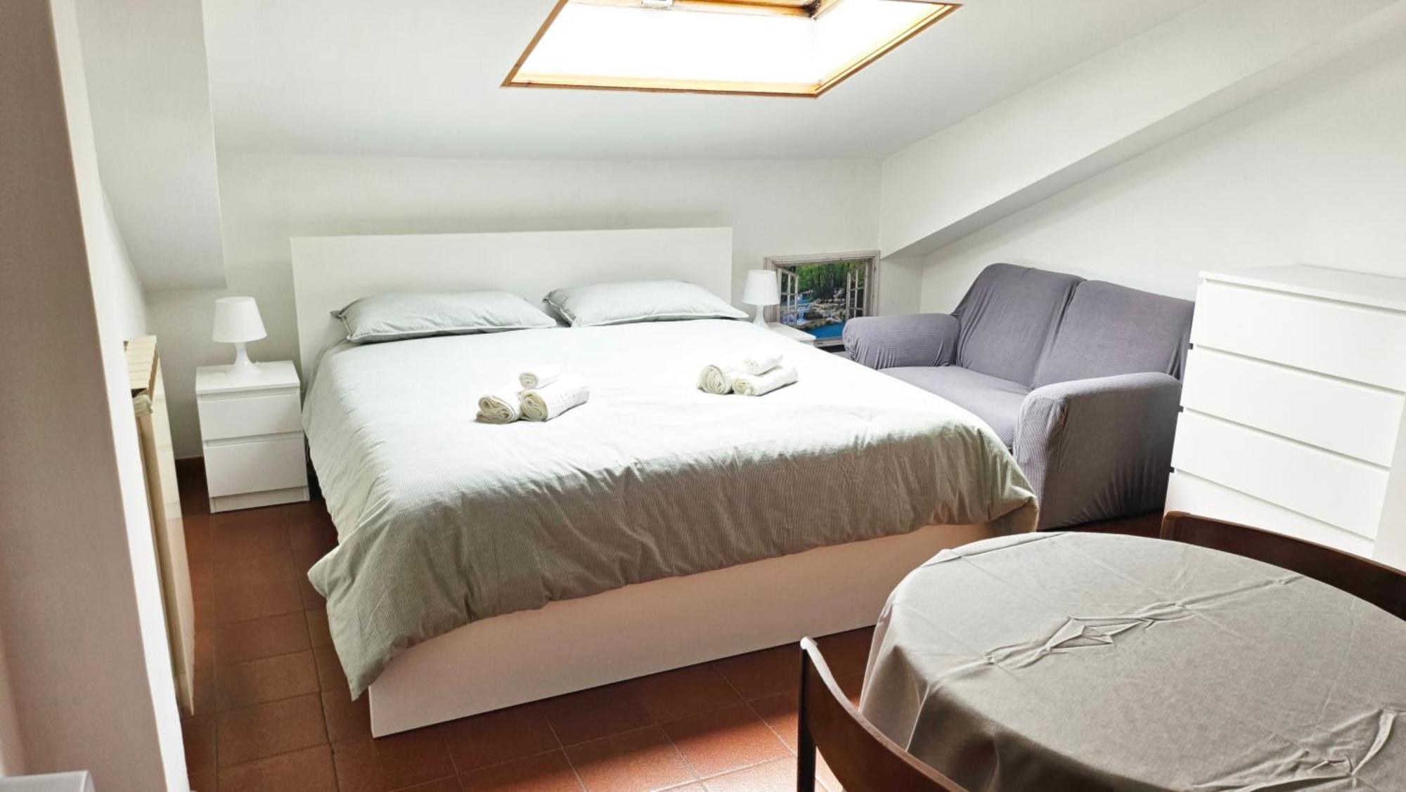 Apartment Air Conditioned Little Penthouse With Terrace In Rome