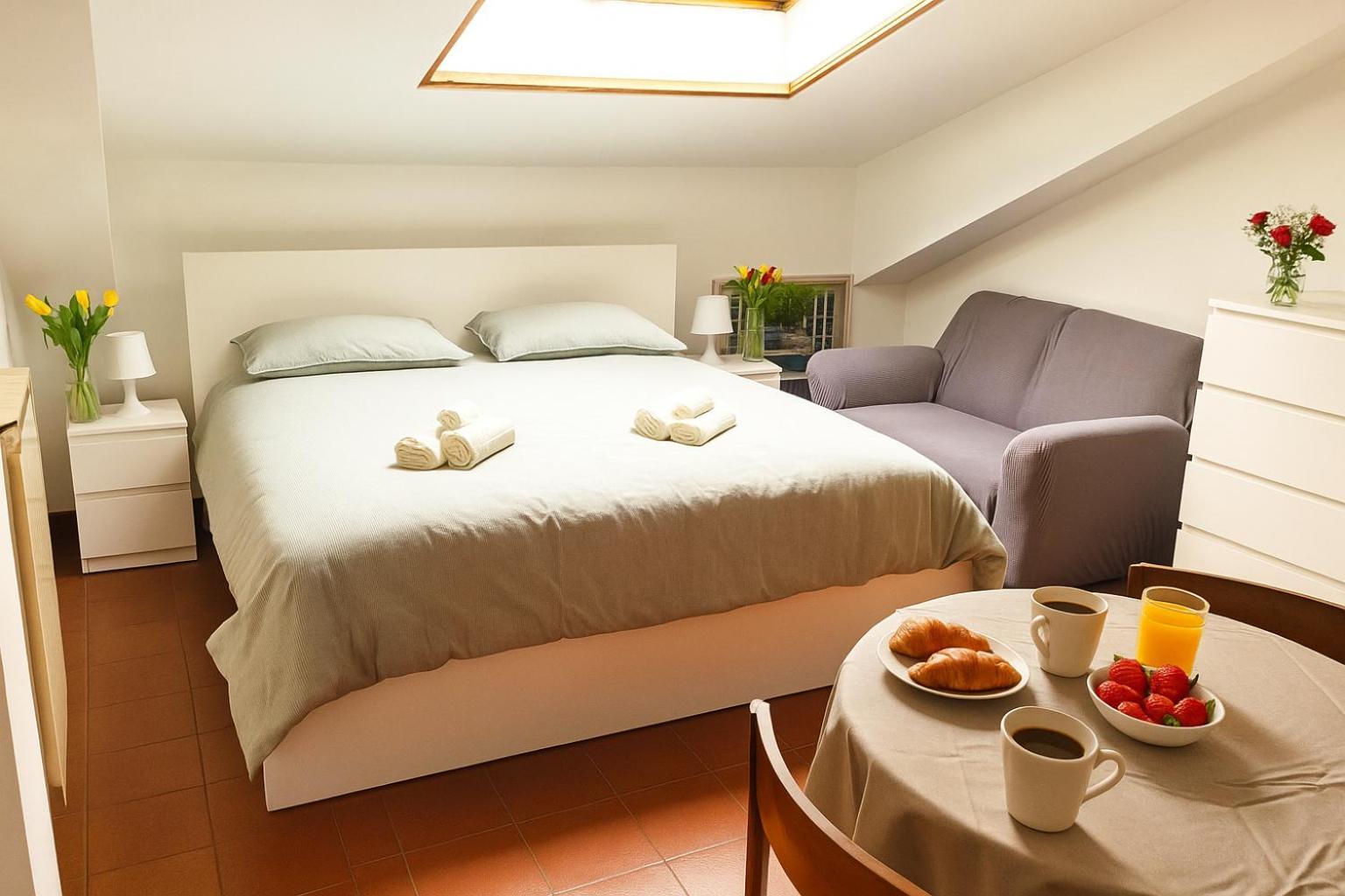 Air Conditioned Little Penthouse With Terrace In Apartment *