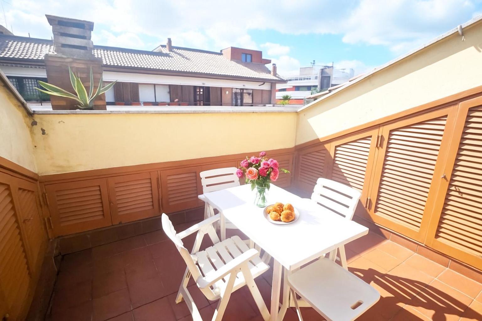 Air Conditioned Little Penthouse With Terrace In Apartment